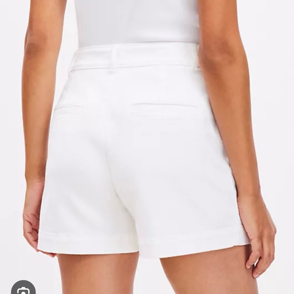 Loft Outlet Curvy 6 Inch Short, 12” High Rise White Shorts Size 14. Style 533283